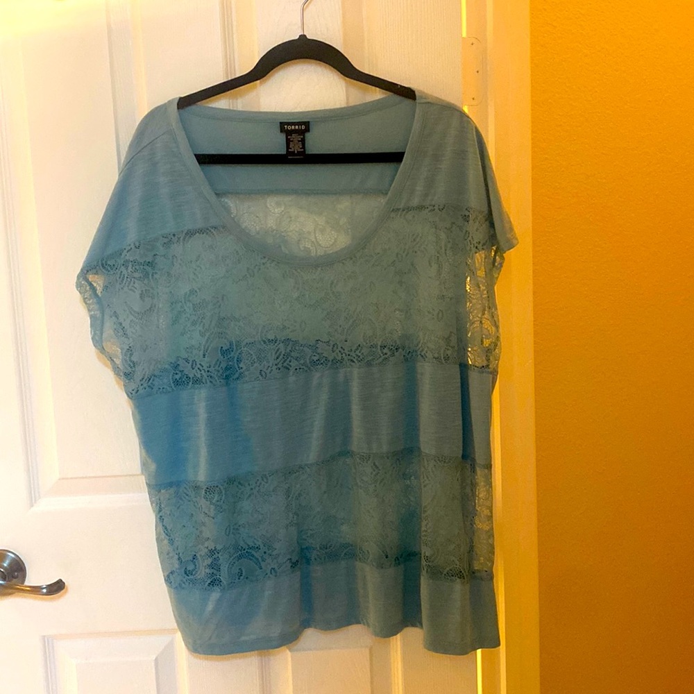 Torrid light mint green lace top size 2